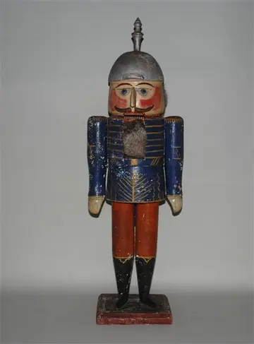 Mann mit Helm und Uniform