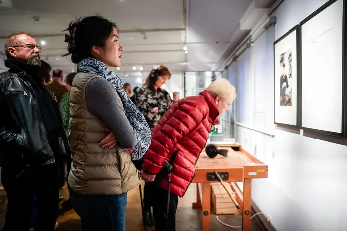 Ausstellungsansicht "Wie klingt Heimat?" Menschen in der Ausstellung